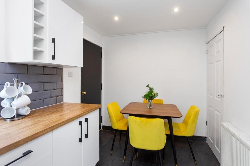 Stylish 3 Bed Edinburgh Abode-Parking And Garden公寓 外观 照片